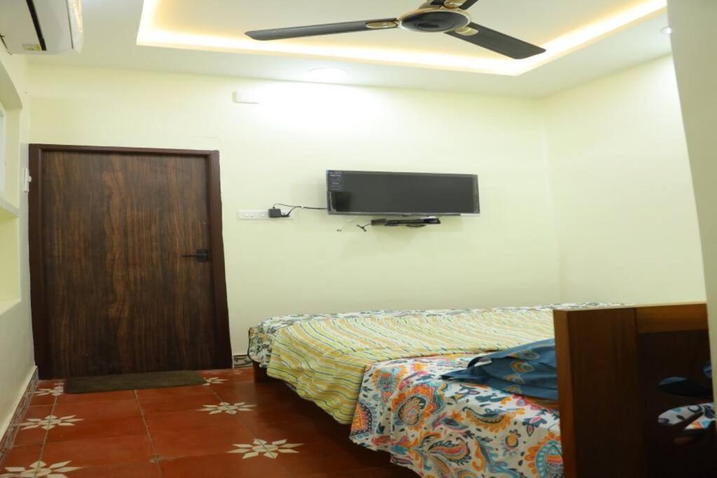 Heritage Home With 3 Bed/3 Bath With Kitchen In A Residential Neighborhood. Madurai Eksteriør bilde